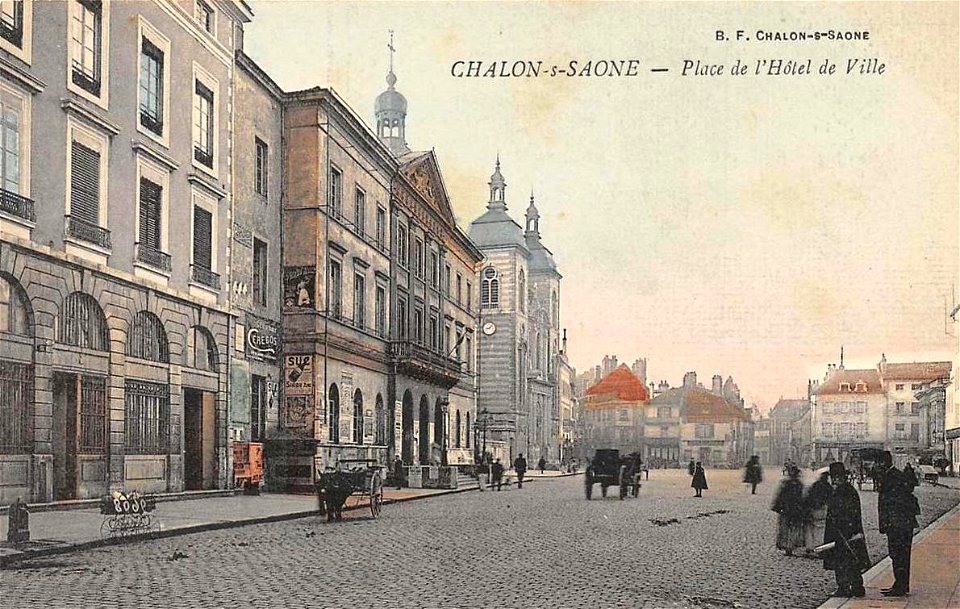 Chalon-sur-Saône.Place de l'Hôtel-de-Ville
