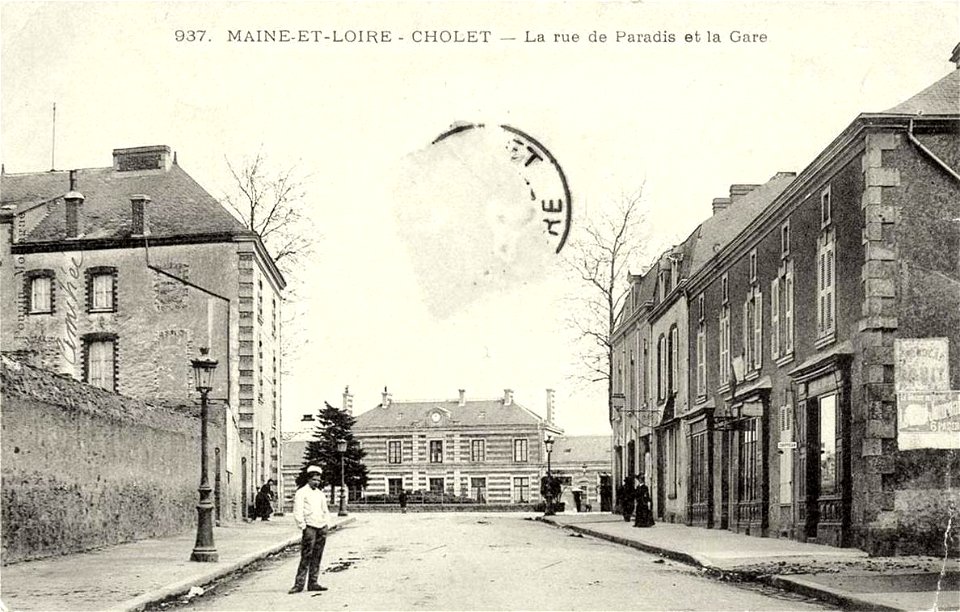 Cholet.Rue de Paradis et la gare