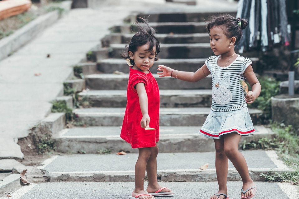 Balinese girls in Ubud. Indonesian kids
