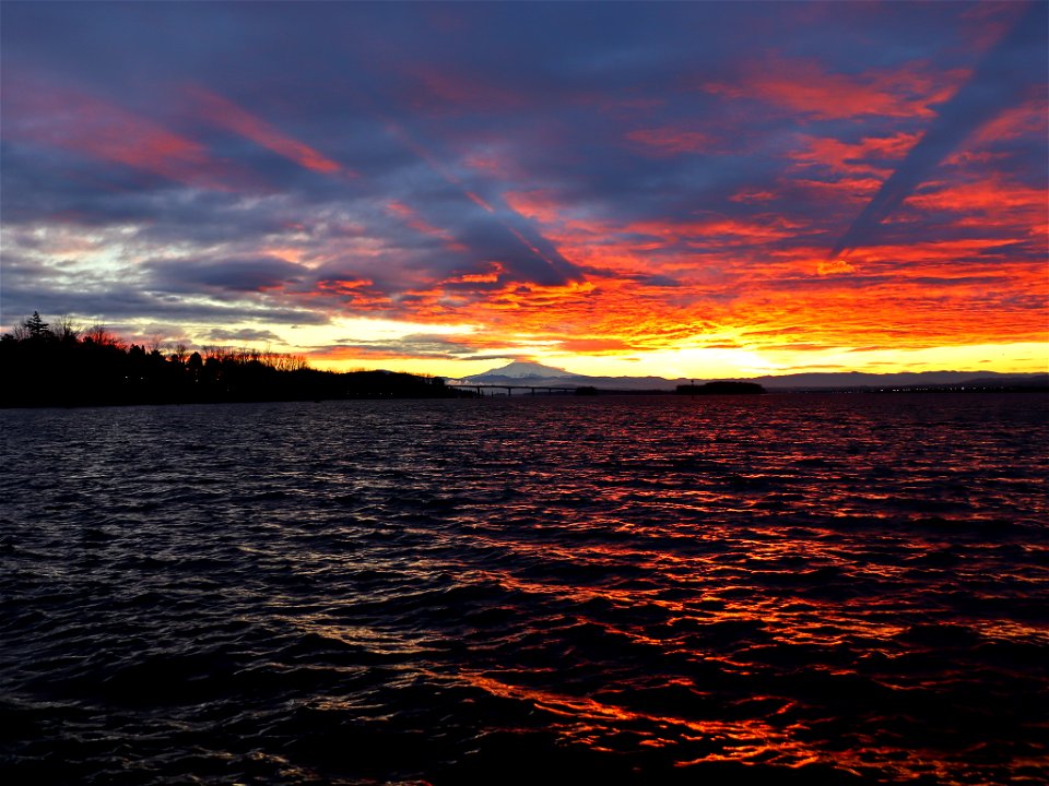 Sunrise at Columbia River in WA