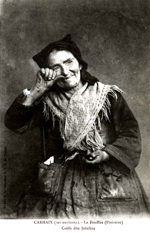 CARHAIX coiffe Jacobine 1900