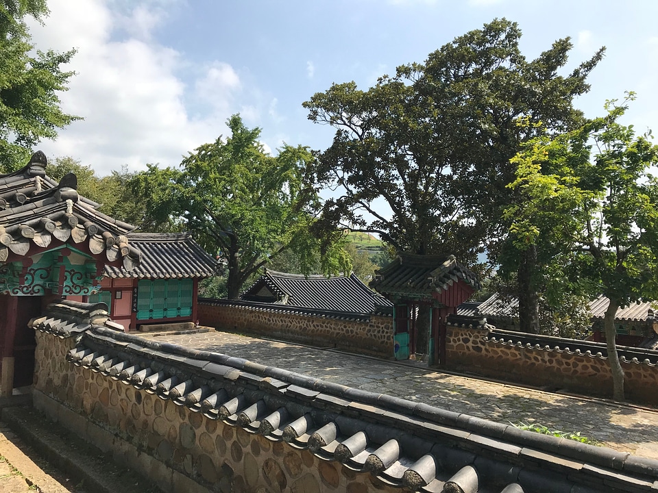 Chongryongsa in Tongyeong South Korea
