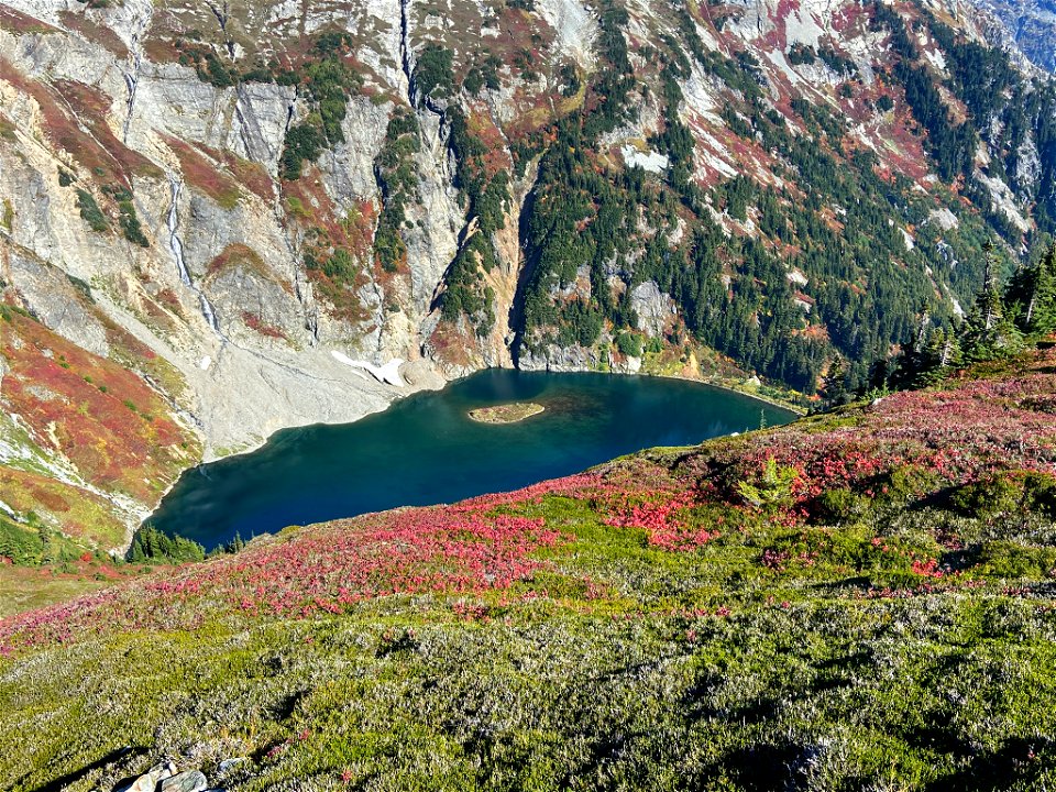 Doubtful Lake and Sahale Arm in WA