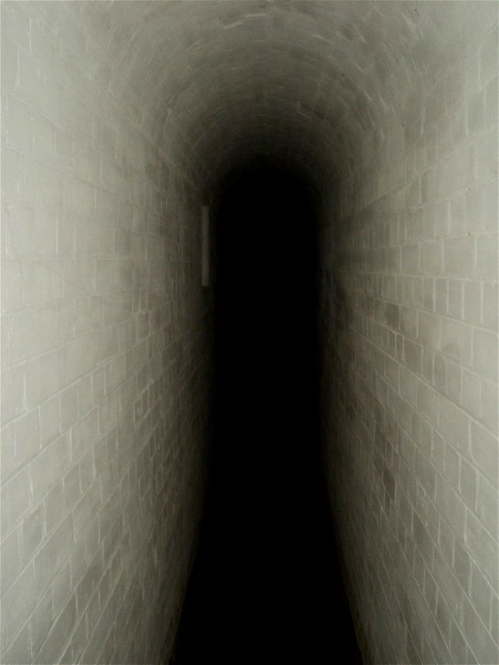 RAN Armament Depot Newington - Building 20 Gunpowder Magazine - Interior of Lamp Passage