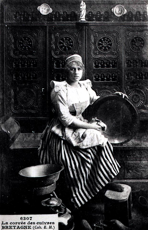 Paysanne bretonne vers 1900