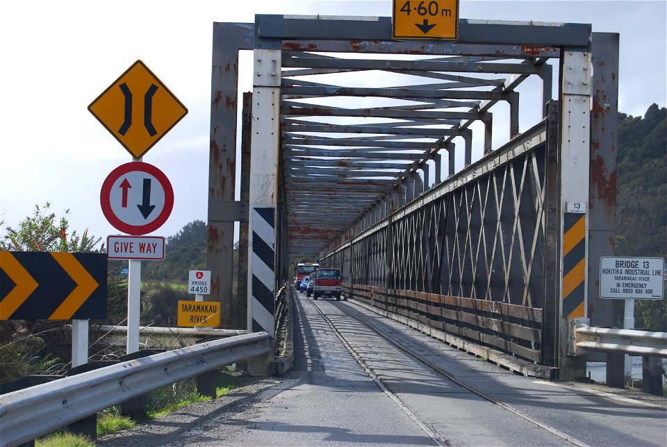 One Lane Road/Rail Bridge