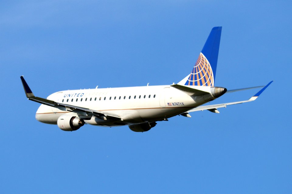 United Express E175 departing CLT