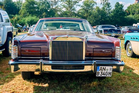 Lincoln Continental (1) photo