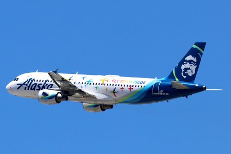 Alaska Airlines A320-200 departing LAX