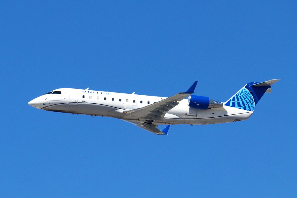 United Express CRJ-200 departing LAX