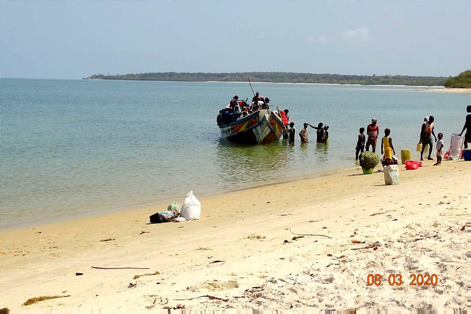 090 przybył pekaes z Bissau