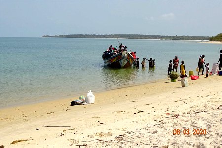 090 przybył pekaes z Bissau
