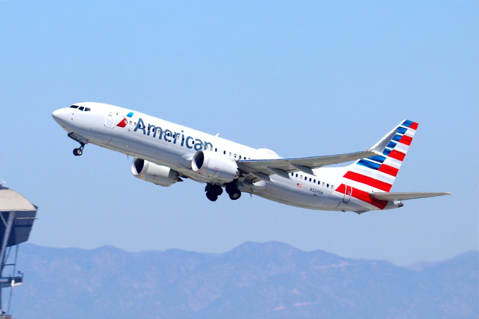 American Airlines 737 Max 8 departing LAX