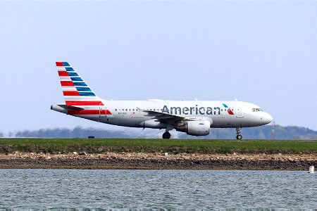 American Airlines A319-100 arriving at BOS photo