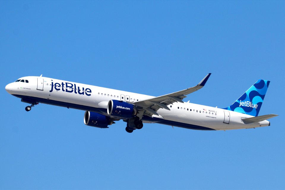 JetBlue A321-200neo departing LAX