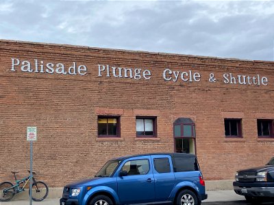 Palisade Plunge Cycle and Shuttle