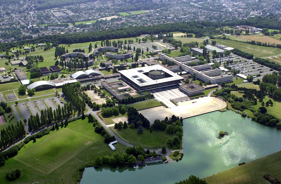 Palaiseau France City Cities Urban Lake Pond