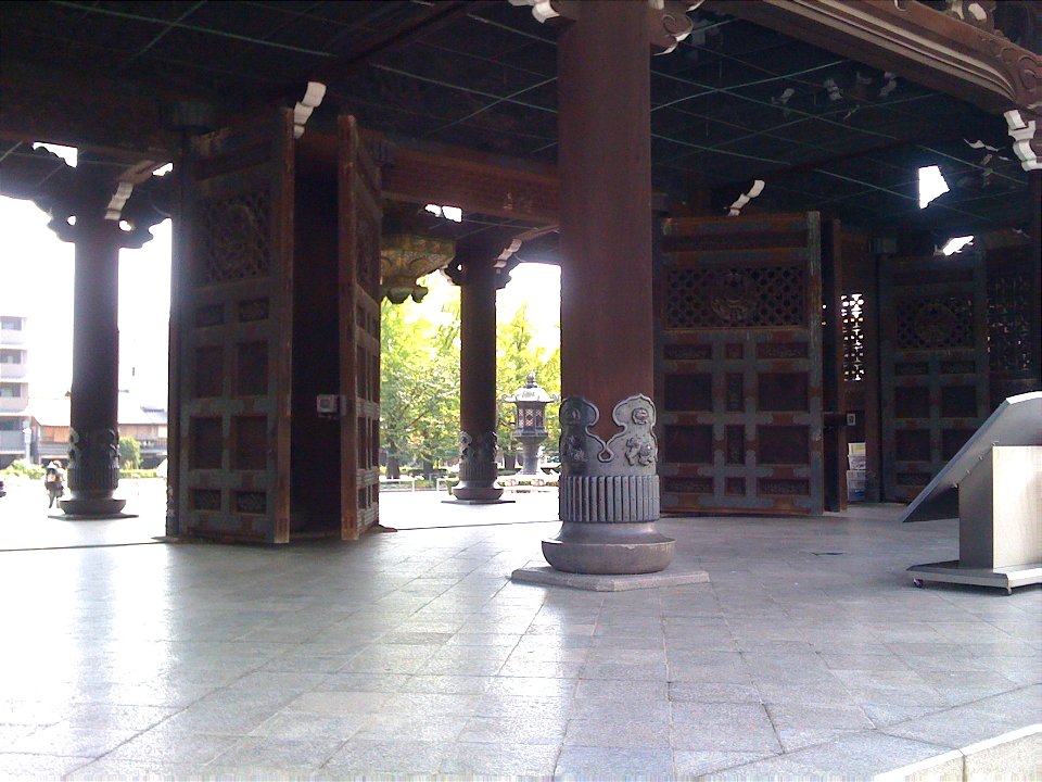 東本願寺の門