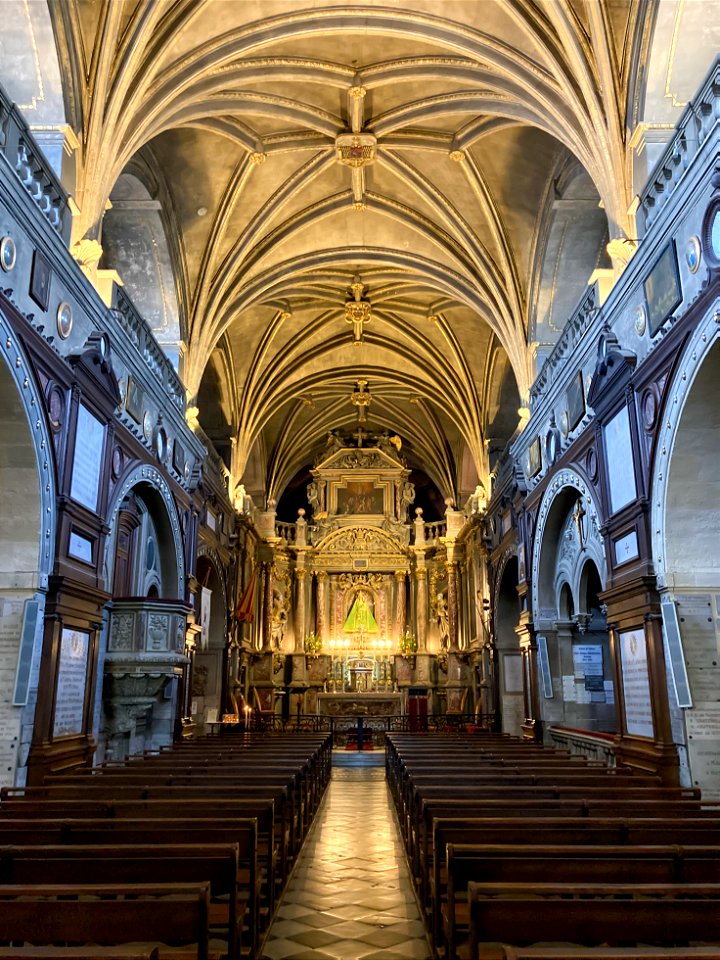 Interior: Basilica of Our Lady of Verdelais, Verdelais