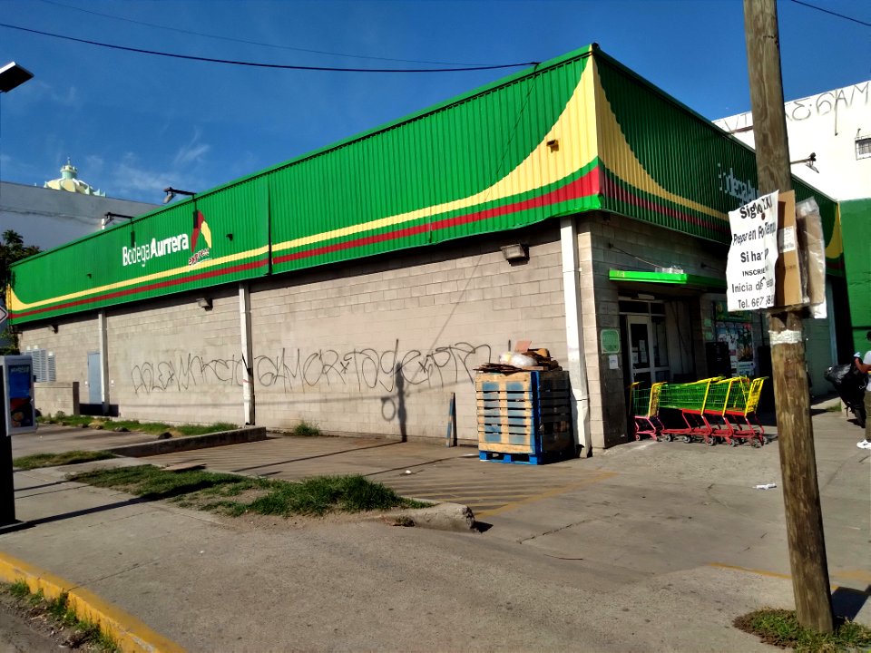 Bodega Aurrera Express | Avenida Gutiérrez Najera | Mazatlán | 14 de Julio del 2021