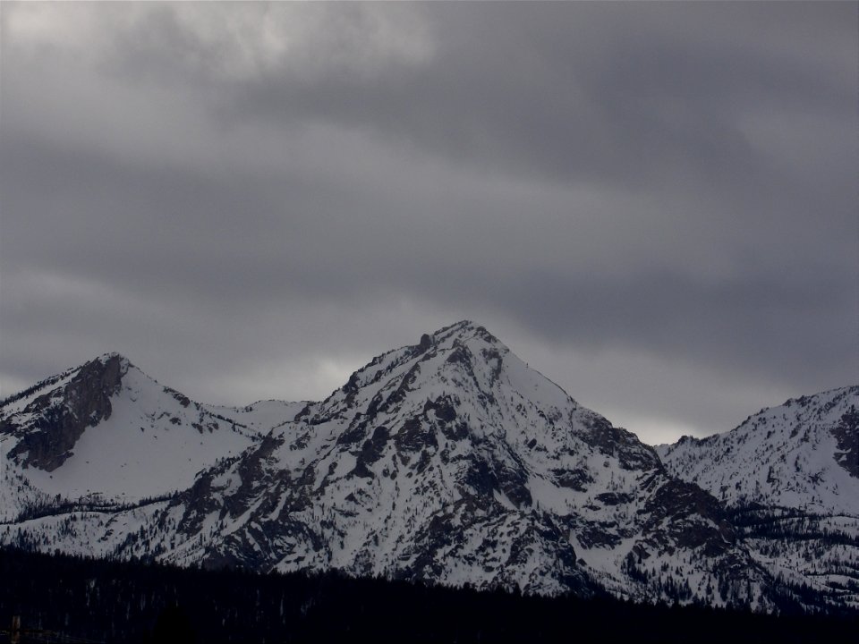 Cloudy winter morning in Stanley