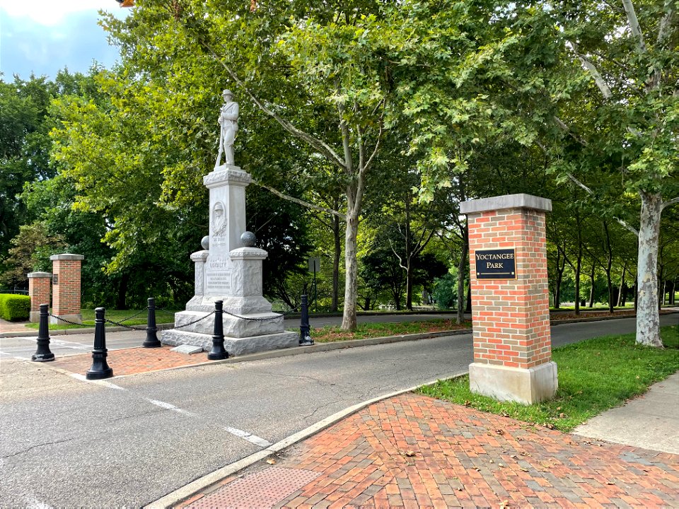 Yoctangee Park Chillicothe OH Memorials (6)