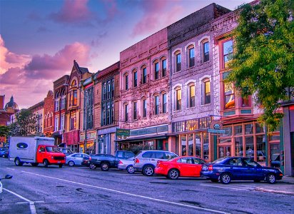 Bloomington Illinois - 400 North Main Street - All Red - United States photo