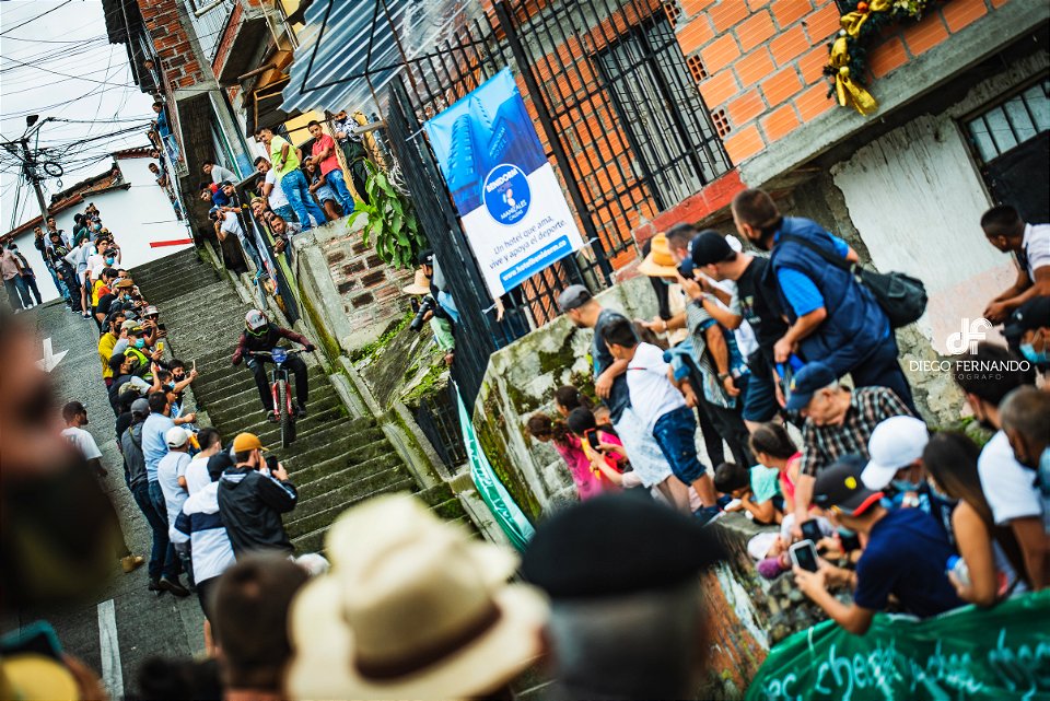 Downhill Urbano 2022