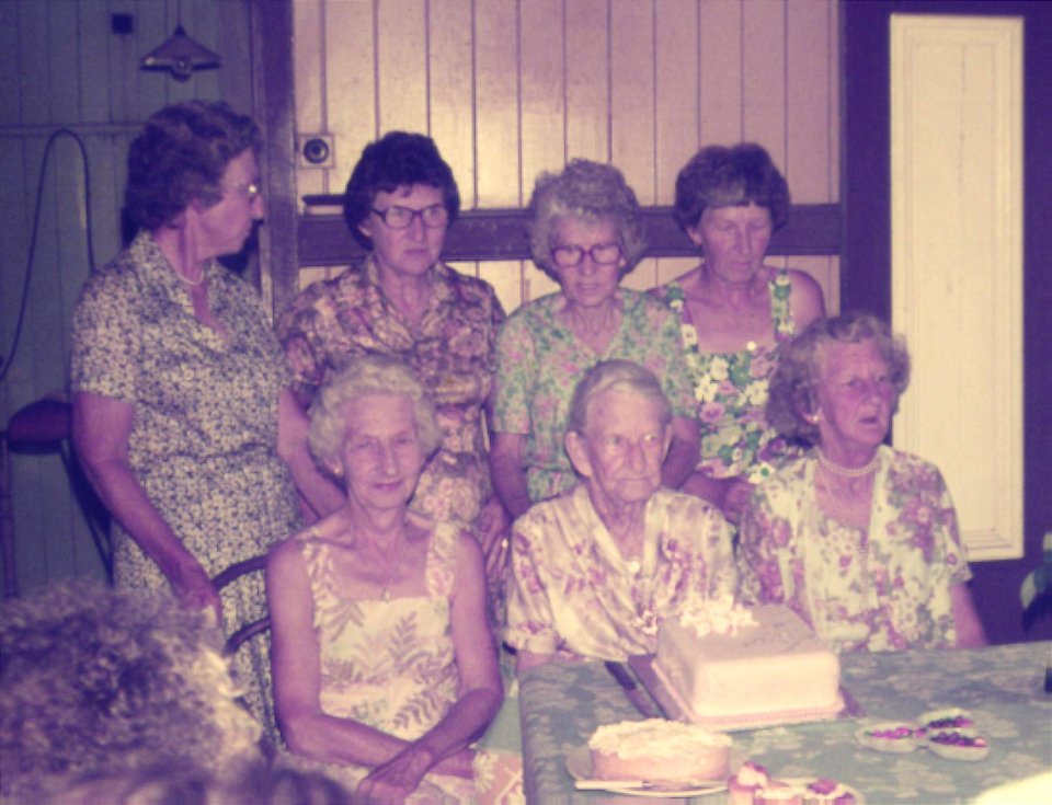 The Girls and Gran Lorey (90th) 1980