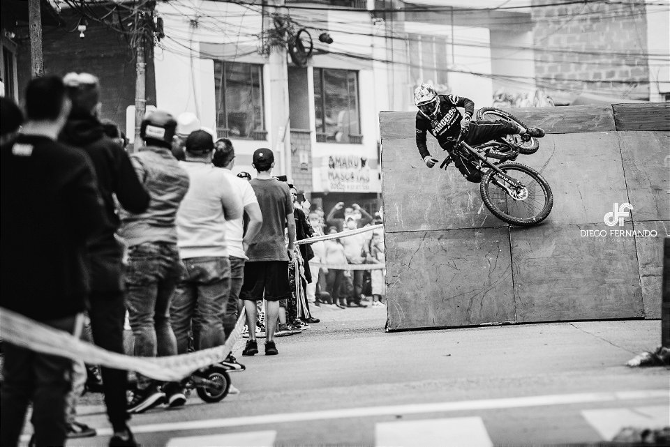 Downhill Urbano 2022