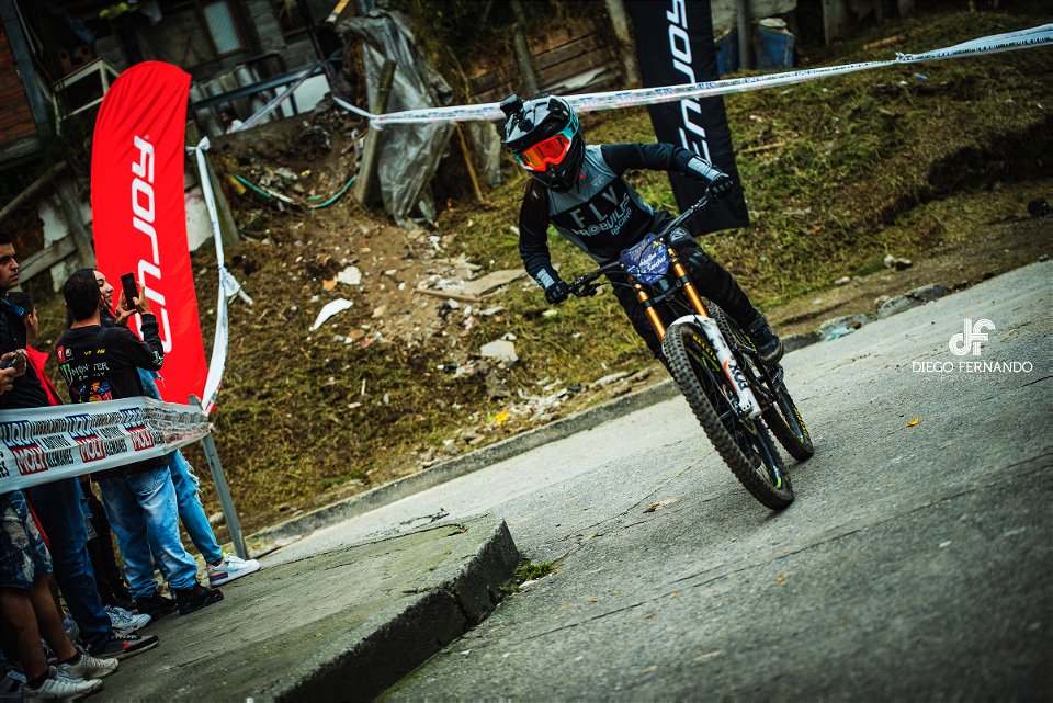 Downhill Urbano 2022