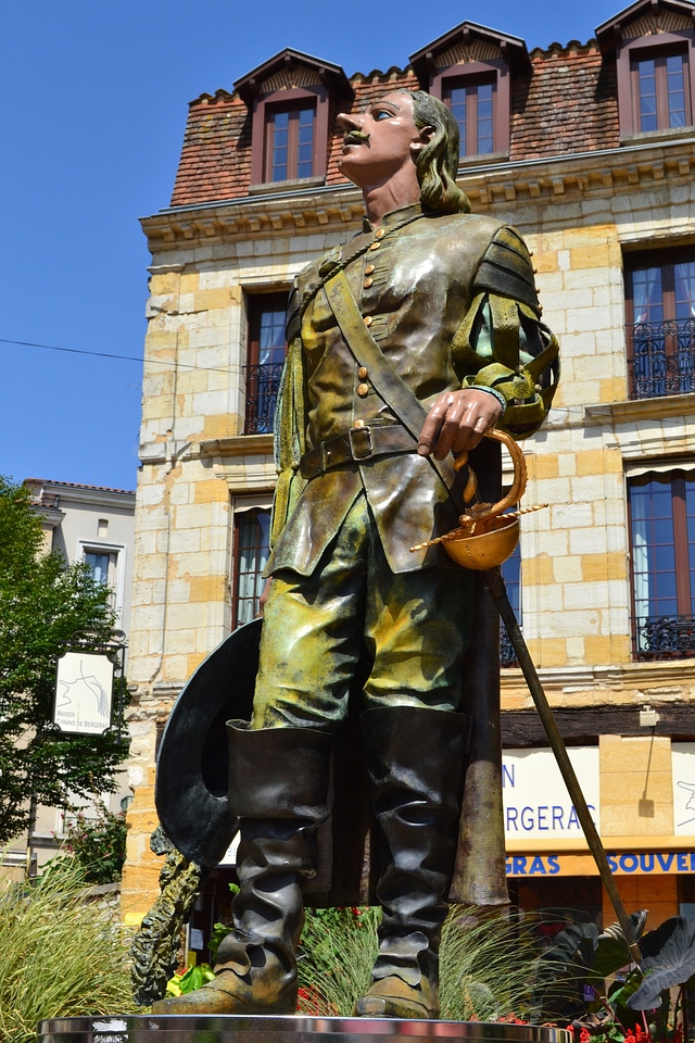 Cyrano De Bergerac Bergerac Monument Poet