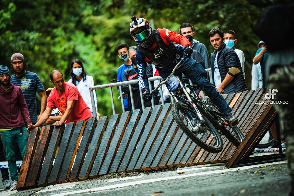 Downhill Urbano 2022