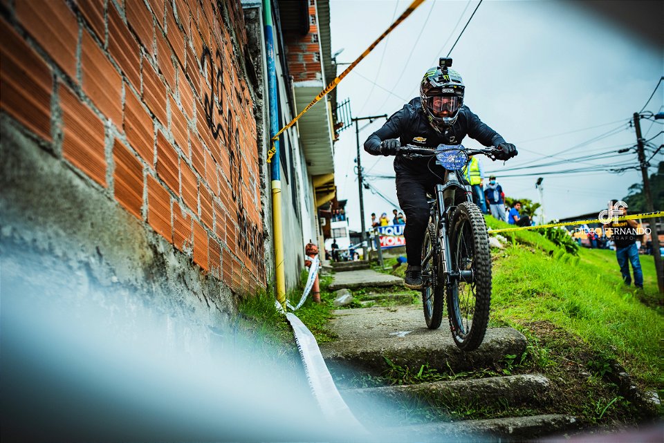 Downhill Urbano 2022