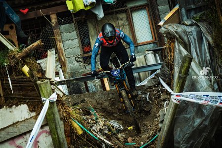 Downhill Urbano 2022