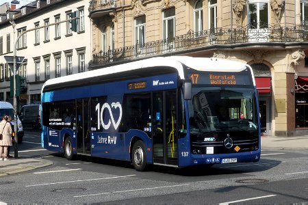 ESWE, Wiesbaden - Wagen 137 - WI-VG 1137 - Mercedes-Benz O 530 eCitaro (2020) - R+V - Wiesbaden, 15.09.2022