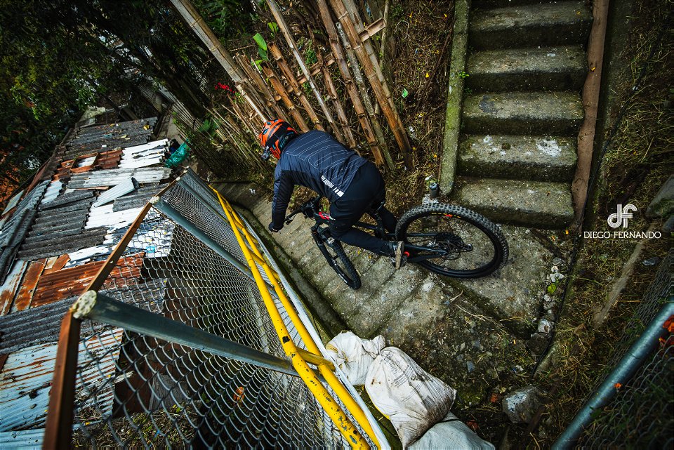 Downhill Urbano 2022