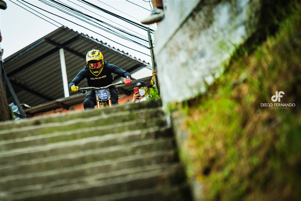 Downhill Urbano 2022