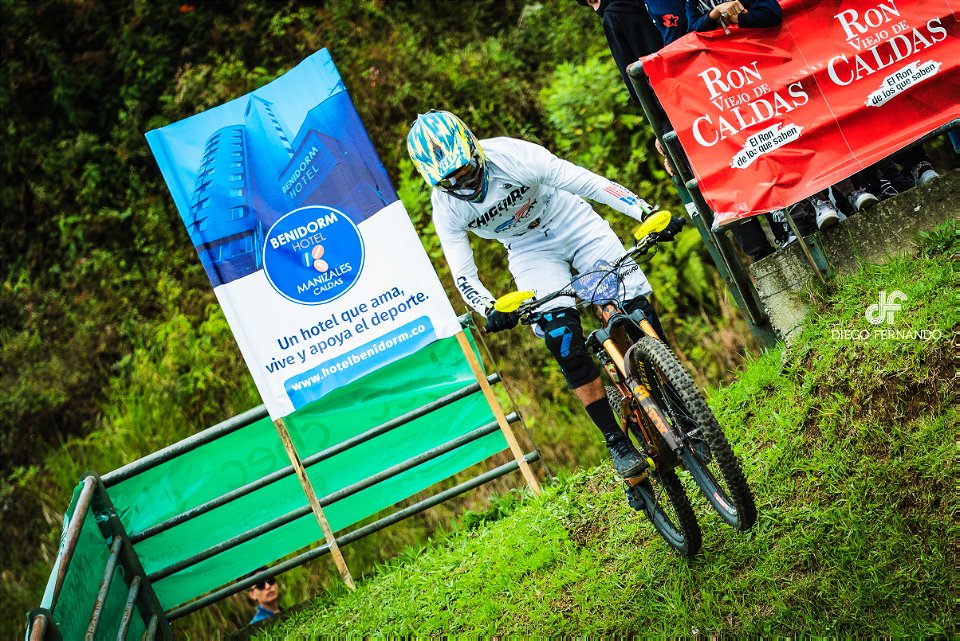 Downhill Urbano 2022