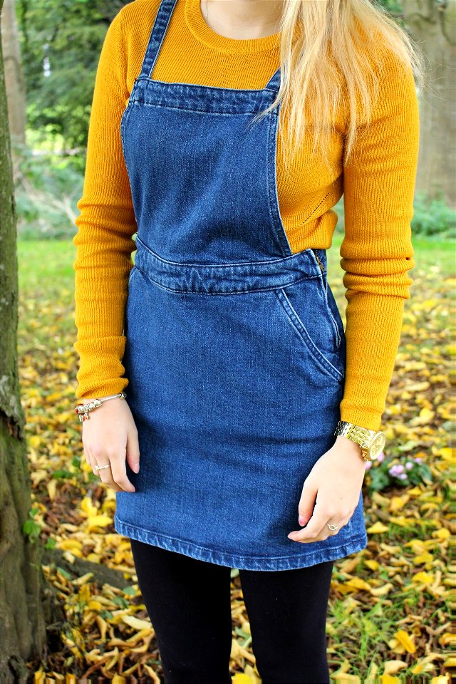 Pinafore dress denim