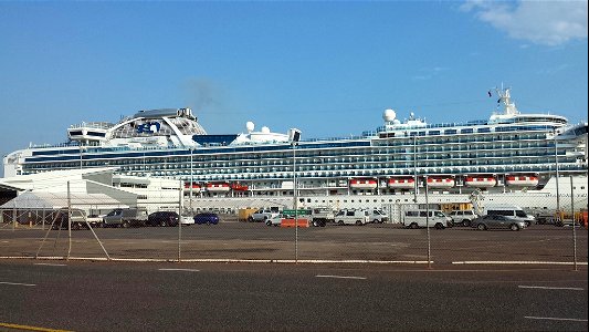 Diamond Princess in Darwin 23 September 2015 photo