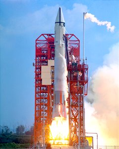Atlas-Centaur 10 (Convair) Surveyor_1_launch