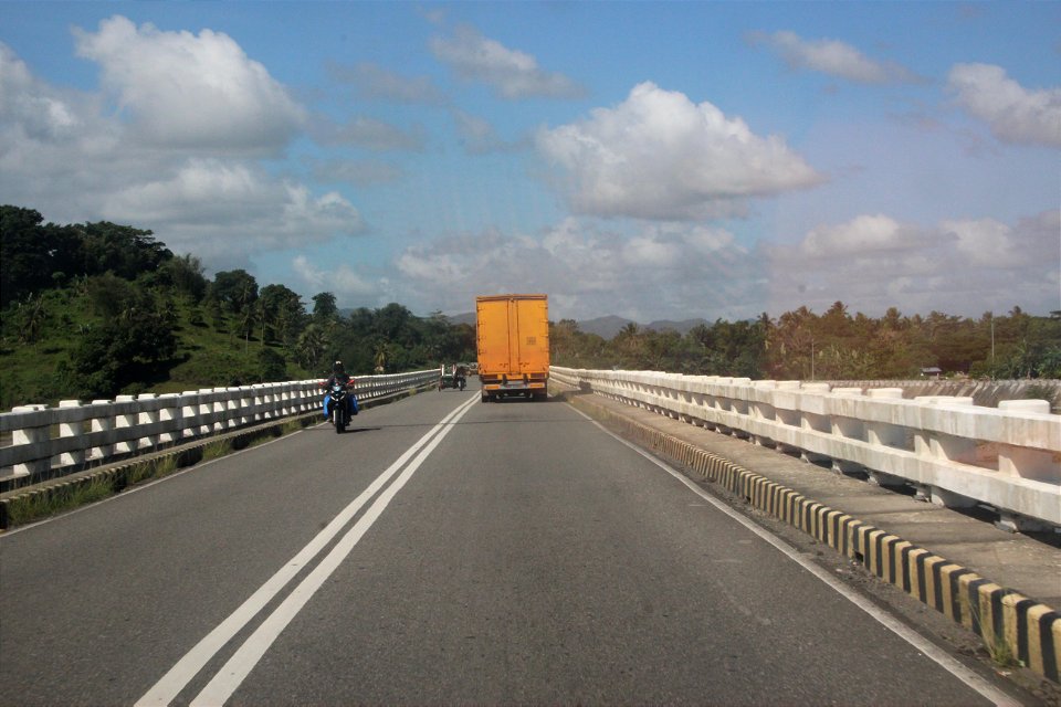 ANTIQUE LONG RIVER BRIDGE