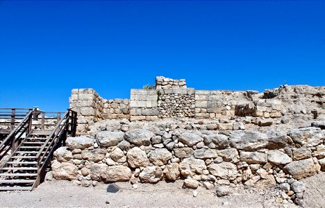 Iron Age gate, Megiddo