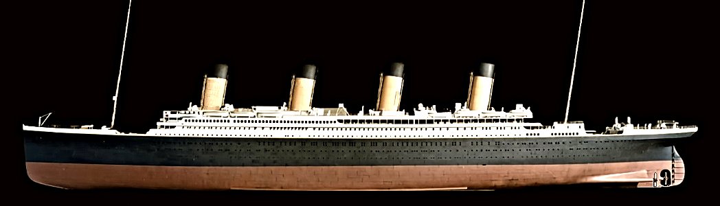Titanic portside profile. Picture retouched with me.