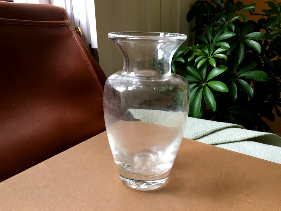 A13_Glass_SimonPearce_FlowerVase_Sm