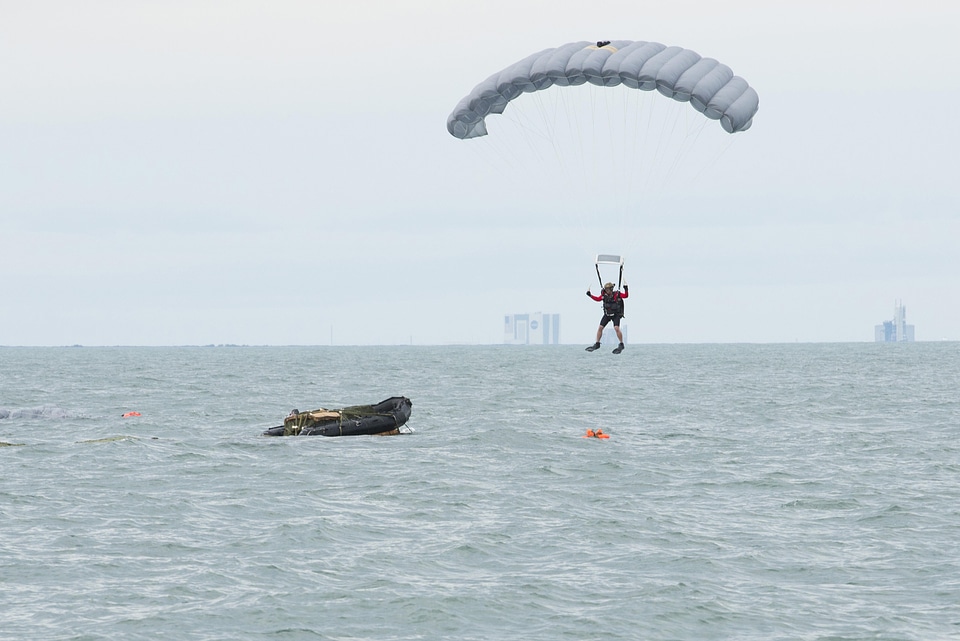 An Air Force Reserve pararescueman