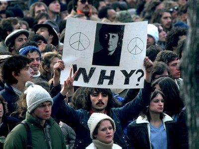 John Lennon shot the 8 Dec 1980