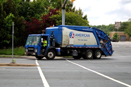American Disposal truck 535 photo