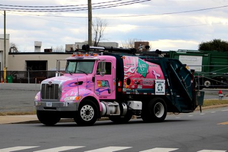 KMG Hauling Truck 78 | Peterbilt 337 New Way Viper photo